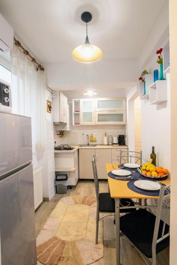 Modern & Stylish Apartment Excellent Location Superhost Constanta Exterior photo