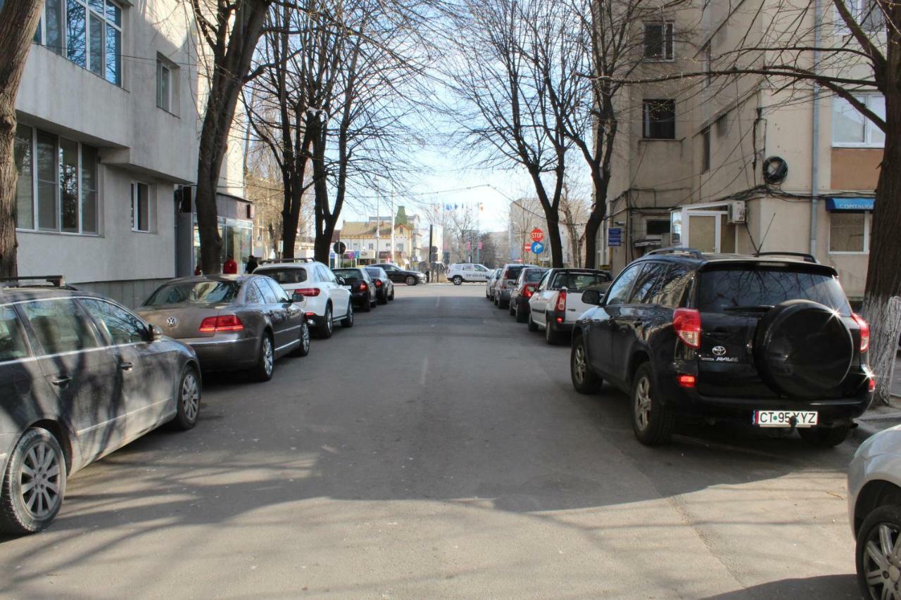 Modern & Stylish Apartment Excellent Location Superhost Constanta Exterior photo
